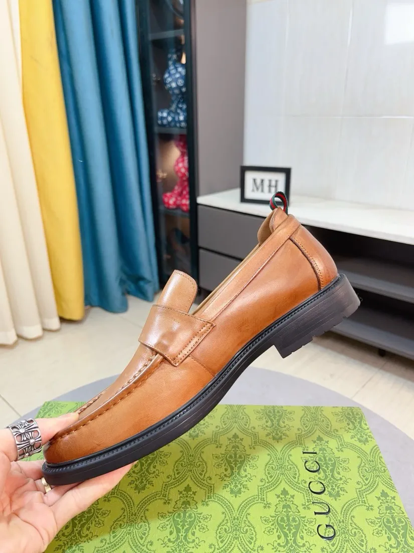 Men's shoes 💰500🌹🌹[GUCCI Gucci] A new style of formal men's leather shoes is coming ~ The original quality upper is made of Italian cowhide➕The leather is soft and delicate, comfortable and soft. The top layer of genuine leather, rubber wear-resistant outsole, the shoe shape is dignified and domineering, and the luxury charm is not concealed! The natural and free nouveau riche leads the trend. Code number: 38-44